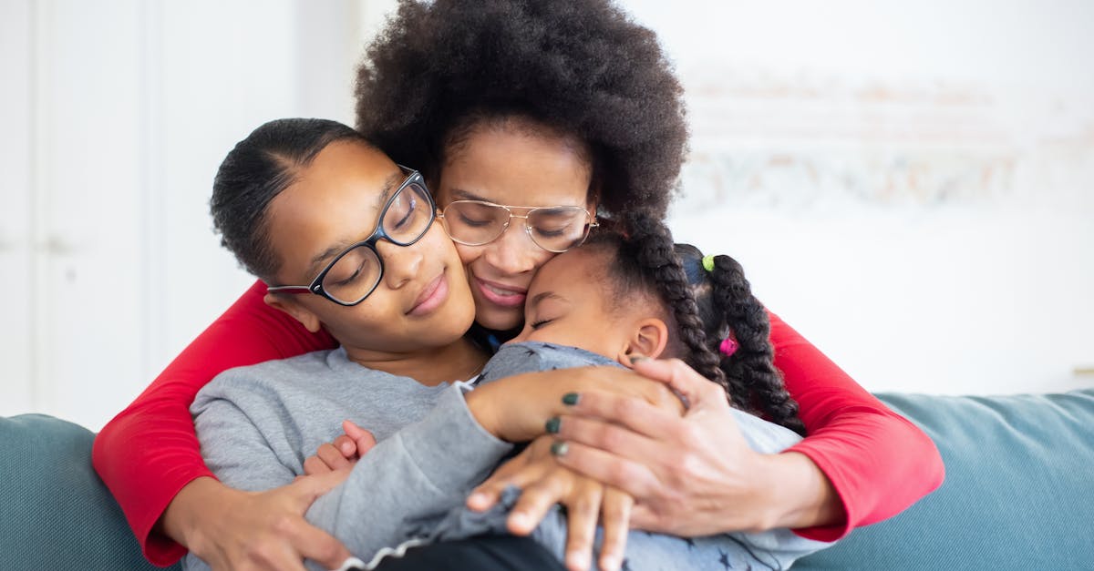 Maman et enfants aux cheveux tressés — Braid Makeur